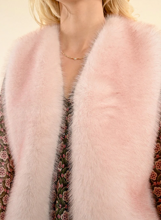 LONG-HAIRED SLEEVELESS VEST